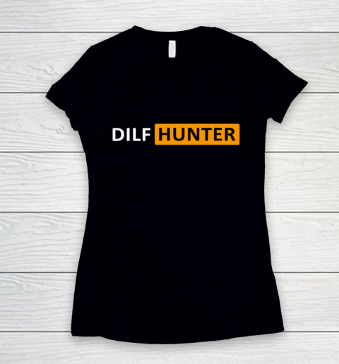 Dilf Hunter Women's V-Neck T-Shirt