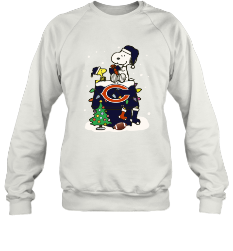 A Happy Christmas With Chicago Bears Snoopy Sweatshirt