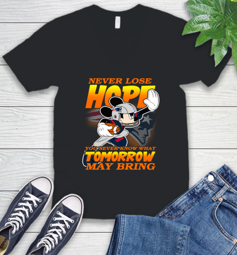 New England Patriots NFL Football Mickey Disney Never Lose Hope V-Neck T-Shirt