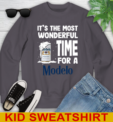 I't the most wonderful time for a Modelo Especial beer lovers 113