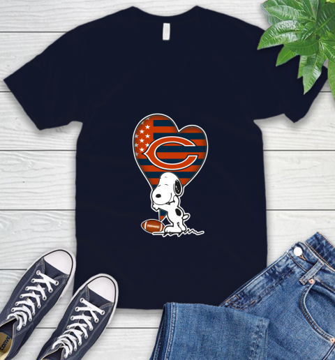 Chicago Bears NFL Football The Peanuts Movie Adorable Snoopy V-Neck T-Shirt 3