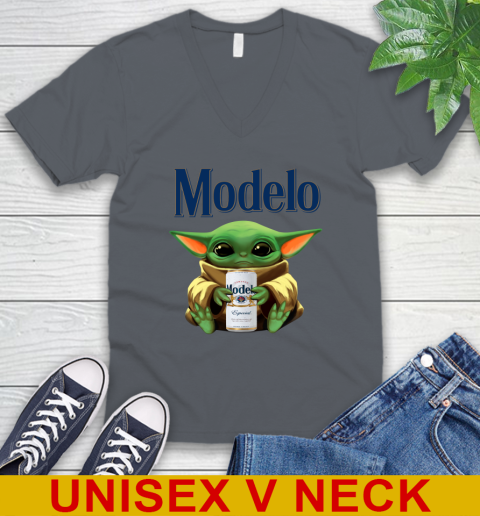 Star Wars Baby Yoda Hugs Modelo Especial Beer Shirt 53