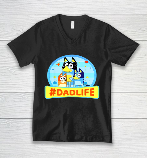 Family Blueys Love Dad Love Mom Blueys Love Mom #dadlife V-Neck T-Shirt