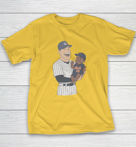 Yankees Holding Crying Mets Baby Youth T-Shirt 4