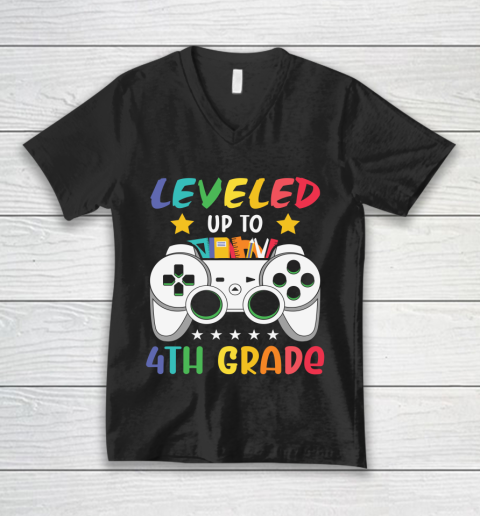 Back To School Shirt Leveled up to 4th grade V-Neck T-Shirt