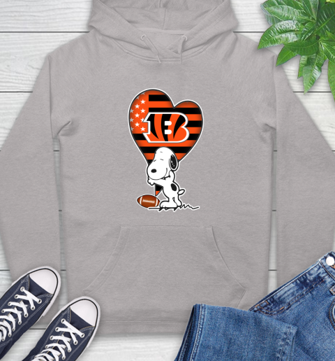 Cincinnati Bengals NFL Football The Peanuts Movie Adorable Snoopy Hoodie 12